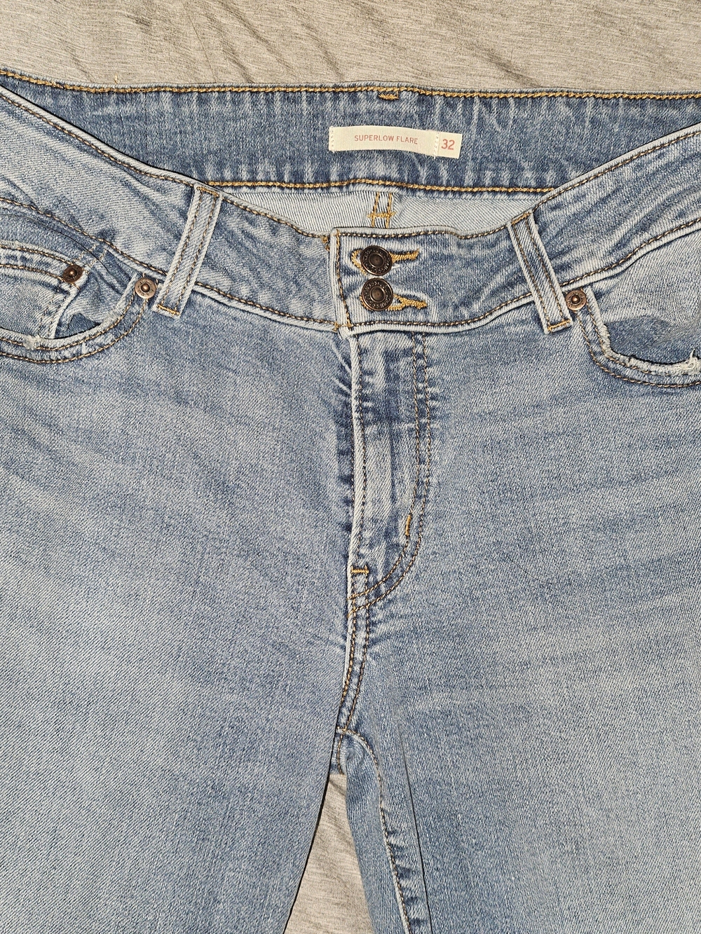 Levi's Light Blue Wide-Leg Superlow Women's Jeans - Picture 6 of 9